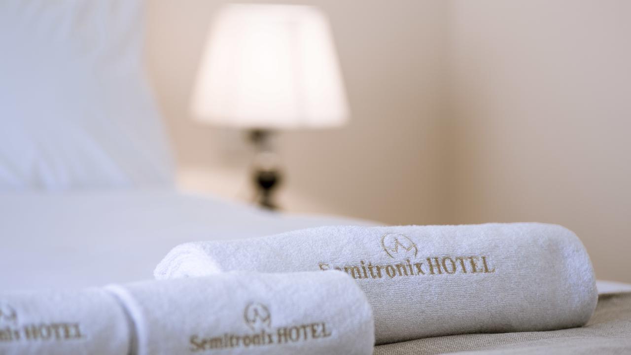 Semitronix Hotel Prishtina Пристина Екстериор снимка
