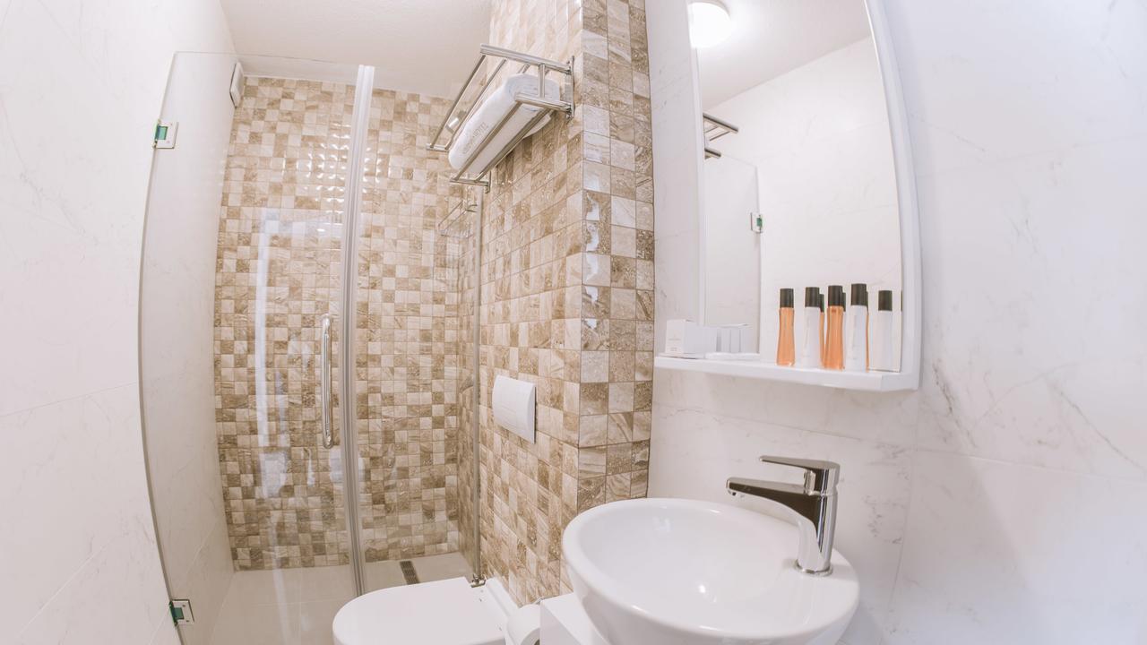 Semitronix Hotel Prishtina Пристина Екстериор снимка
