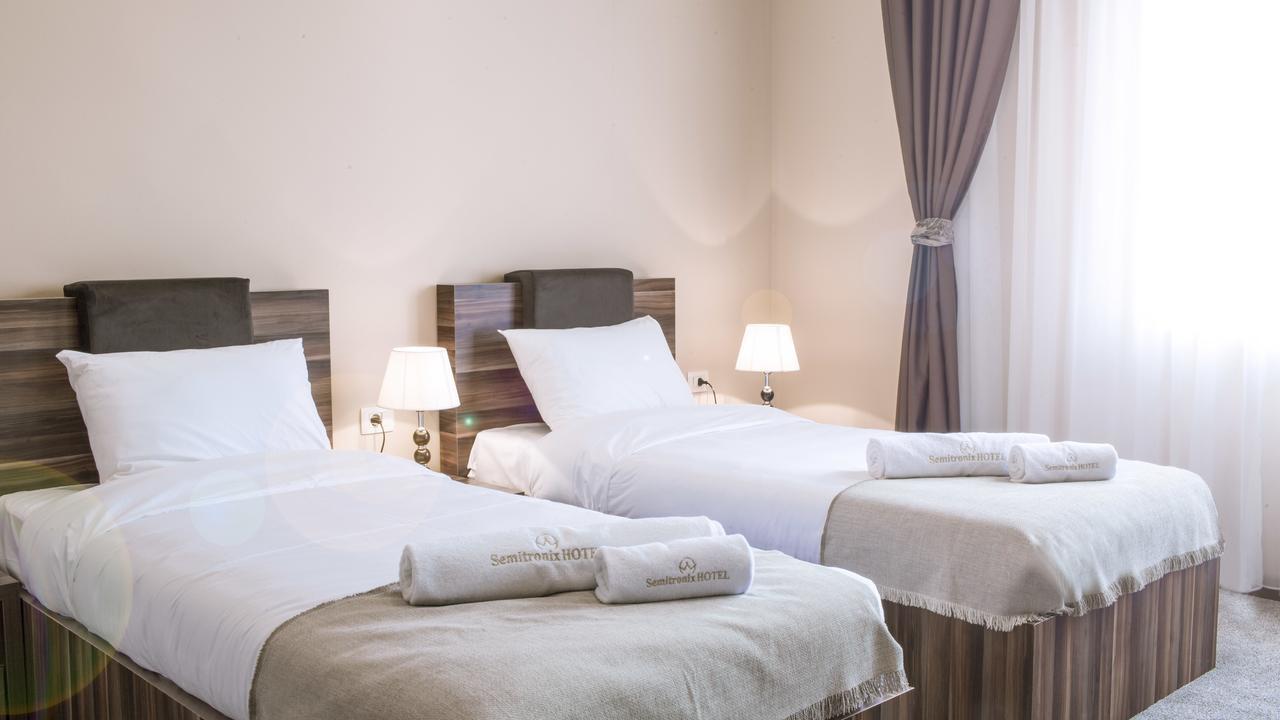 Semitronix Hotel Prishtina Пристина Екстериор снимка